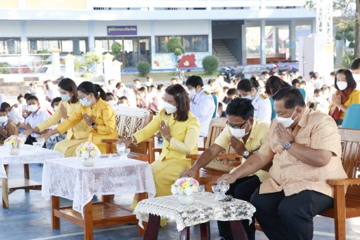 พิธีทำบุญตักบาตรถวายพระราชกุศลเนื่องในคล้ายวันพระราชสมภพ พระบาทสมเด็จพระบรมชนกาธิเบศร มหาภูมิพลอดุลยเดชมหาราช บรมนาถบพิตร